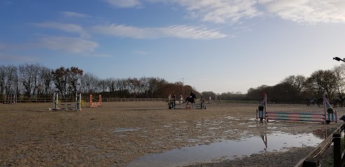 Les Cavaliers Du Plaisir, Centre Equestres à Saint-Georges-du-Bois