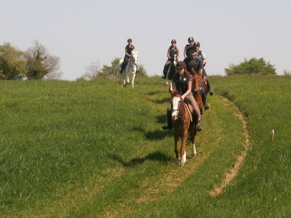 Equestrian Center De La Fregonniere, Centre Equestres à Écurat