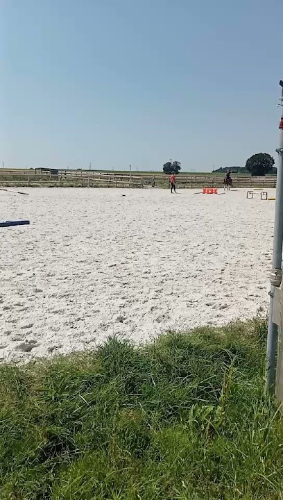 EARL ECURIE DE BELLEVUE, Centre Equestres à Grézac