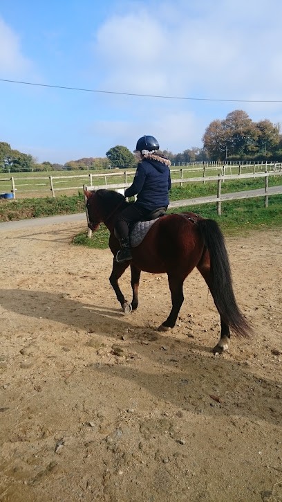 Stables D'orzel, Centre Equestres à Lanrodec