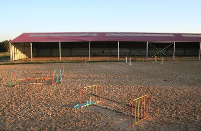 Logis Équestre Des Barbereaux, Centre Equestres à Roullet-Saint-Estèphe