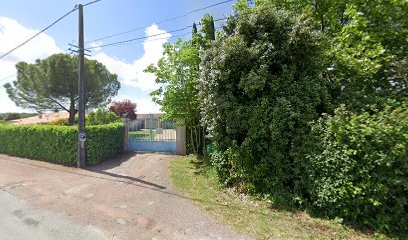 Stables Du Bois Vert, Centre Equestres à Cozes