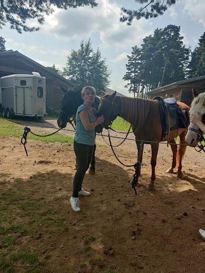 Pole Equestre De Pleine Nature, Centre Equestres à Neussargues en Pinatelle
