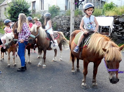 Western Poneys, Centre Equestres à Murol