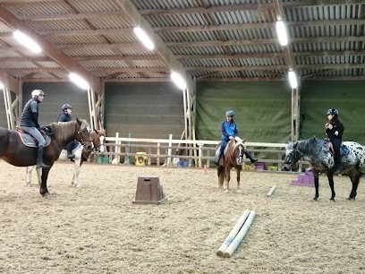Equestrian Center Le Marouillet - Esat Unapei17, Centre Equestres à Yves