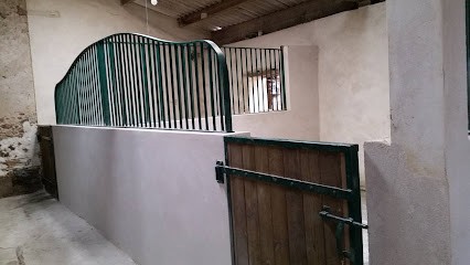 Ecurie Les Grandes Vignes, Centre Equestres à Touvois