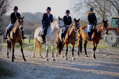 Écurie Du Tilla, Centre Equestres à Saint-Eusèbe