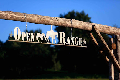 Open Range Pension Pour Chevaux à Château-Chervix