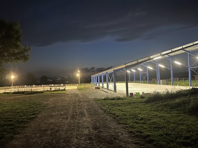 Écurie de Balmon, Centre Equestres à Villeneuve