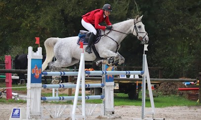 Ecuries De La Bouquetterie, Centre Equestres à Souvigny
