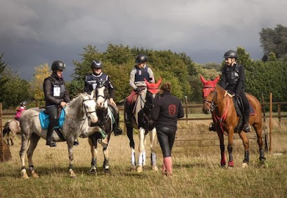 Lefèvre Béatrice, Centre Equestres à Pure