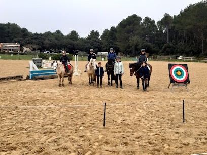 Les Ecuries De Riboulam, Centre Equestres à Cornillon-Confoux