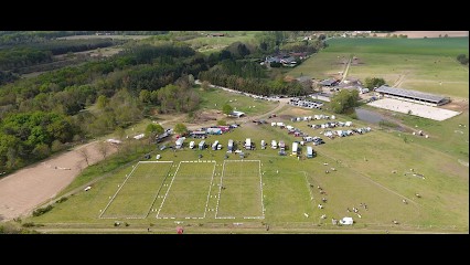 A E La Poulardiere, Centre Equestres à Marcilly-en-Villette