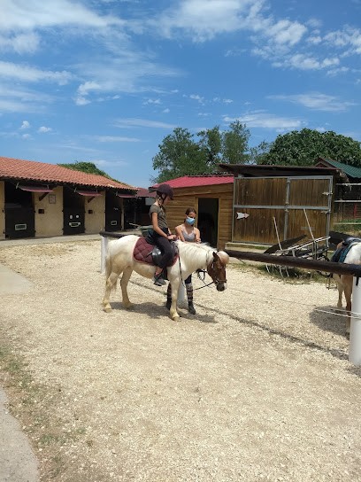 Equestrian Center Cheval Pie, Centre Equestres à Sabran