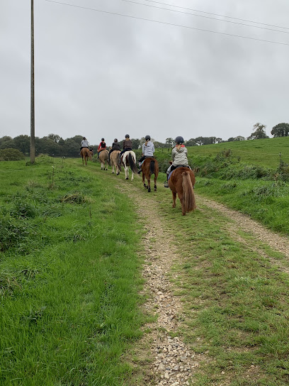 Les Écuries Du Mas Rouge, Centre Équestre à Senven-Léhart