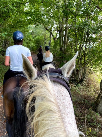 H' VAL, Centre Equestres à La Motte-d'Aveillans