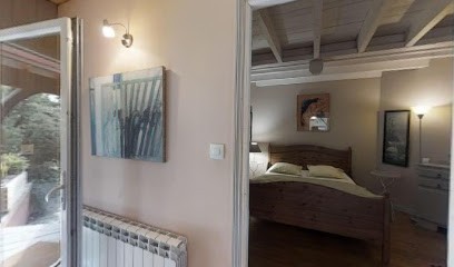 Ecuries Sur Lavale, Centre Equestres à Chevannes