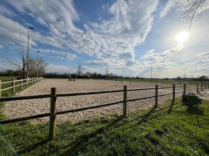 Domaine Equestre La Louge, Centre Equestres à Gratens