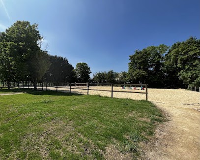 Ecurie Guillaume Poupard Gp Jump, Centre Equestres à Saint-Cosme-en-Vairais