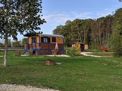 FERME EQUESTRE LES GRILLES, Centre Equestres à Saint-Fargeau