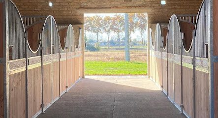 Ecurie Ilona Tristan Centre Équestre à Villemade