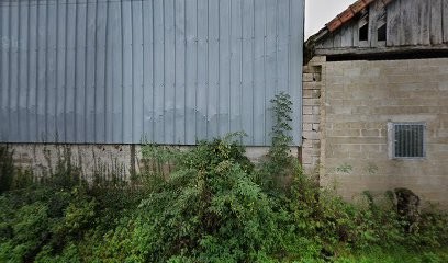 Stables Aux Amis Des Chevaux, Centre Equestres à Saillenard