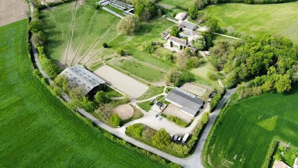 Écurie de la Cour - Centre équestre Poitiers // Dienné, Centre Equestres à Dienné