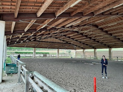 Maison Du Cheval La Garette, Centre Equestres à Sansais