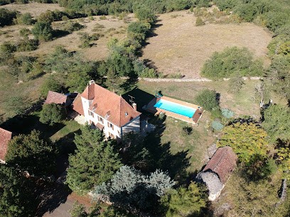 Mas De Peyrelongue, Centre Equestres à Corn