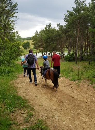 Les Poneys de la Petite Famille, Centre Equestres à Villeneuve