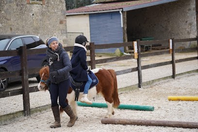 Les Écuries De Poigny, Centre Equestres à Poigny