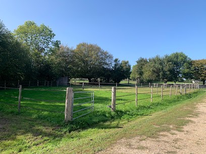 Ecurie Hélène Thomas, Centre Equestres à Serqueux