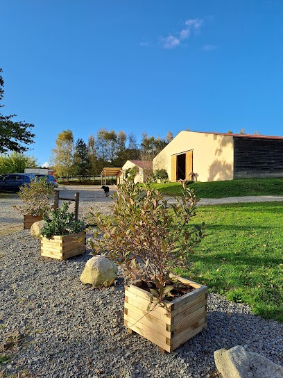 Les Ecuries De La Tuiliere, Centre Equestres à Saint-Jouvent