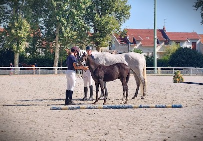 Area De Jalis, Centre Equestres au Vilhain