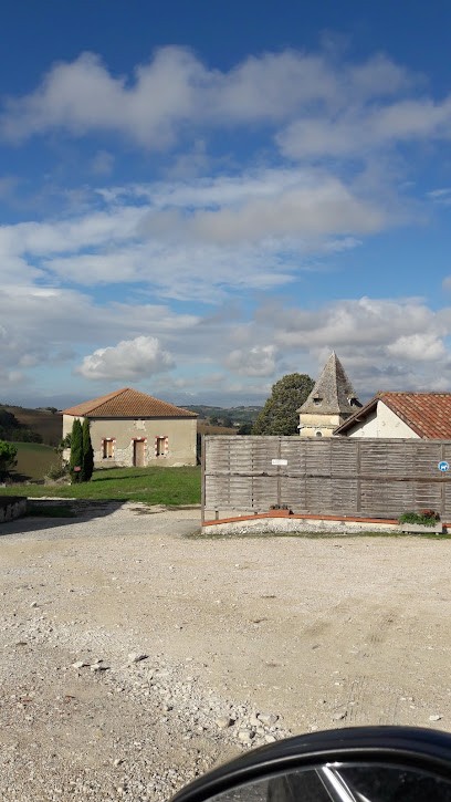 LES ECURIES DE ST VINCENT, Centre Equestres à Saint-Vincent-Lespinasse