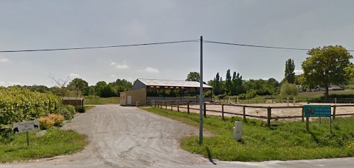 Poney-club Des Vallons, Centre Equestres à Saulnières
