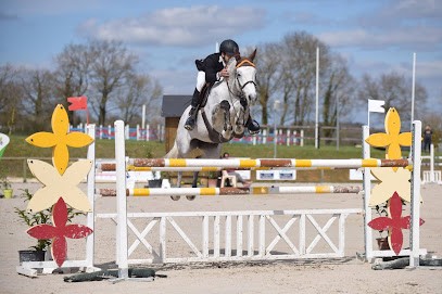 Ecuries Cordailla, Centre Equestres à Chezal-Benoît