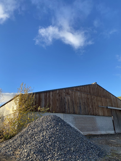 Thourin.lby Stables Centre Équestre à Besse-et-Saint-Anastaise
