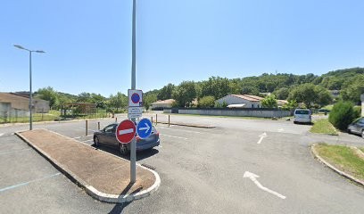 Crêche 3 Pommes, Centre Equestres à Saïx