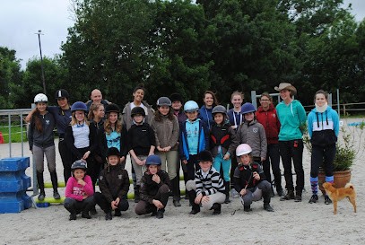 Ecurie Des Feuillants, Centre Equestres à Prin-Deyrançon