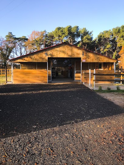 Ecurie Des Guerderies, Centre Equestres à Parigné-l'Évêque