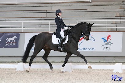 Ecurie De La Champagne, Centre Equestres à Traînou
