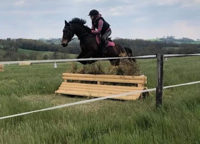 ECURIES DU VERGNET, Centre Equestres à Moularès