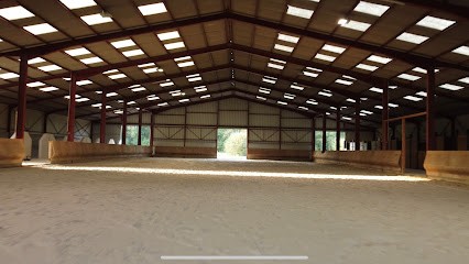 Les Écuries De La Rayée, Centre Equestres à Écly