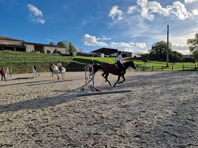 Écurie de propriétaires de Garat, Centre Equestres à Garat