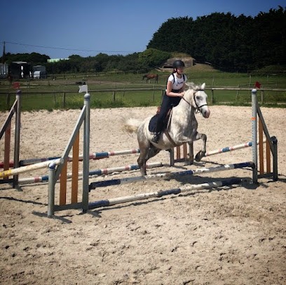 Stables De Saint Lunaire, Centre Equestres à Saint-Lunaire
