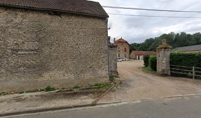 Ecurie Arthur Marx, Centre Equestres à Roinville
