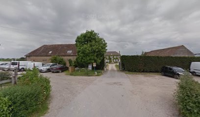 Stables Of La Cour Au Puits, Centre Equestres à Janville
