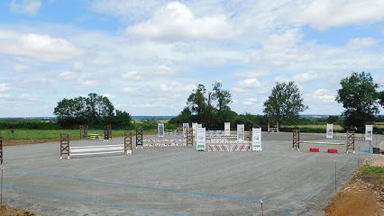 Écurie De Pouzelas, Centre Equestres à Montgivray