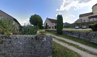 ECURIES DU PRE GUERRIER, Centre Equestres à Saint-Maur